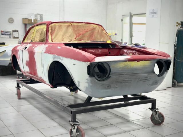 🦚 𝐄𝐗𝐏𝐄𝐑𝐓 𝐏𝐀𝐈𝐍𝐓 𝐑𝐄𝐏𝐀𝐈𝐑𝐒

We have addressed the main areas of concern, at the customer’s request, and are now ready to begin the process of repainting this lovely little Alfa.

Not every Peacock Prestige respray has to be a bare-metal job, we offer automotive paint solutions to suit your budget.

𝗣𝗘𝗔𝗖𝗢𝗖𝗞 𝗣𝗥𝗘𝗦𝗧𝗜𝗚𝗘

Premium Automotive Bodyshop & Restoration Specialists in Coventry, West Midlands.

Peacock Prestige - Classic & Sports Car Paint Finishing
Unit 5-7 Kwickform Buildings
Hales Industrial Park
Coventry
West Midlands
CV6 6AT

📞 (+𝟰𝟰) 𝟮𝟰𝟳𝟲 𝟲𝟴𝟴 𝟴𝟴𝟴
📩 𝘀𝗮𝗹𝗲𝘀@𝗽𝗲𝗮𝗰𝗼𝗰𝗸𝗽𝗿𝗲𝘀𝘁𝗶𝗴𝗲.𝗰𝗼𝗺

•
•
•

#classiccars #classiccar #restoration #carinstagram #cargram #cars #carspotting #carlovers #carlove #fastcar #fastcars #carporn #heritage #carpainter #carpainting #carwrap #peacockprestige #painting #paintcorrection #detailing #alfaromeo #alfaromeogiulia #alfaromeogt #alfaromeogiuliaquadrifoglio #alfaromeogta #classicalfa #classicalfaromeo #italianstyle #topgear #fifthgear